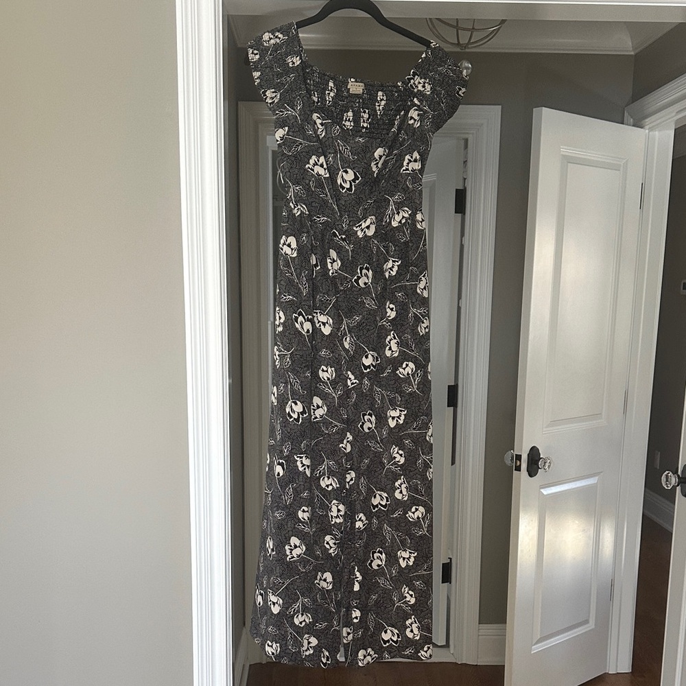 Floral Black and White Women's jumpsuit